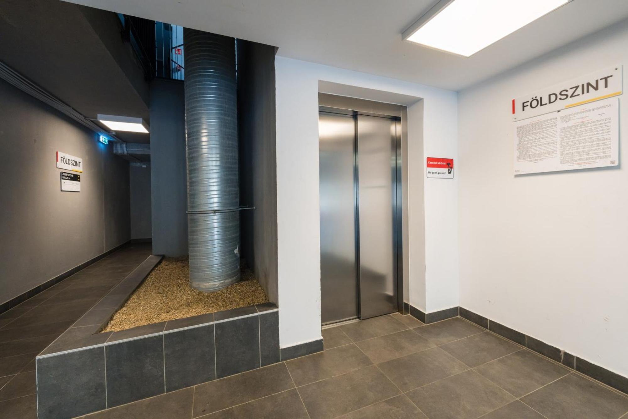 New Blue Danube Apartment With Balcony And Parking Budapest Exteriör bild